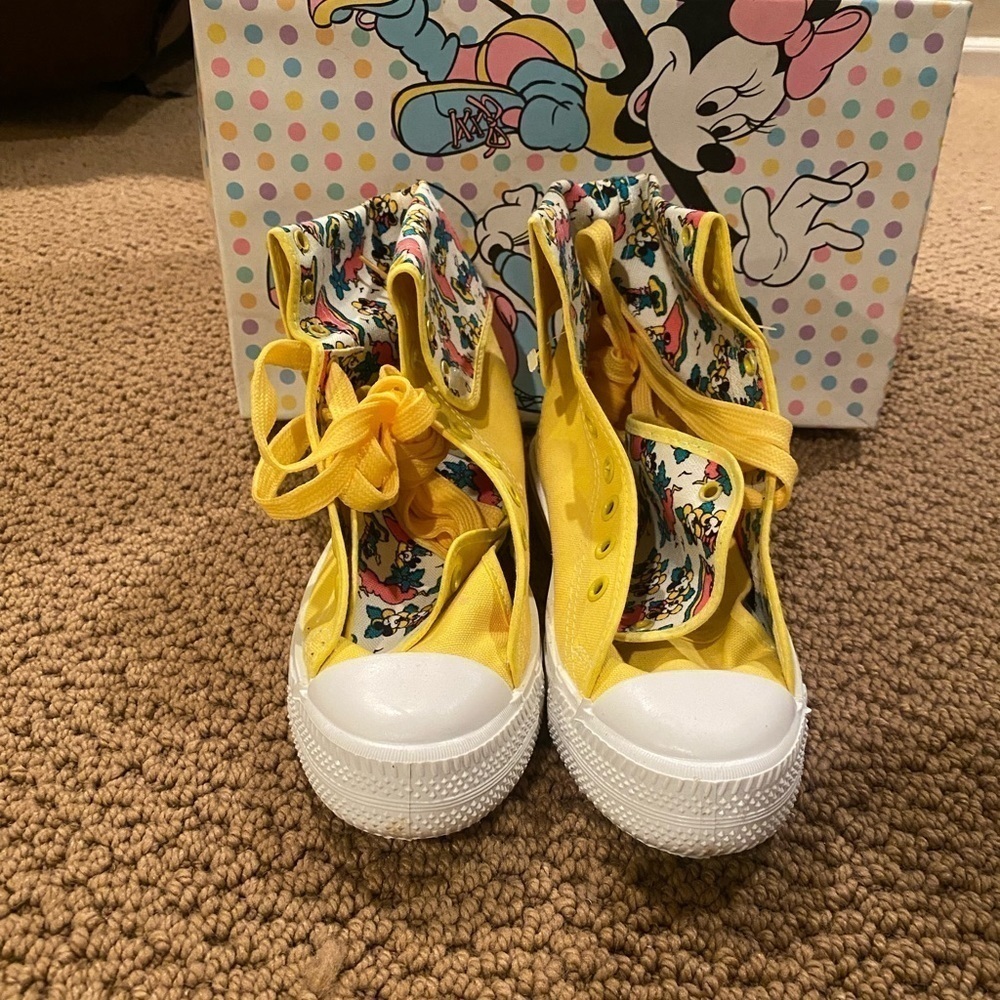 Vintage Mickey & Minnie Mouse X Floral Converse Shoes - Picture 4 of 10